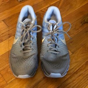 Nike airmax never worn tennis shoes